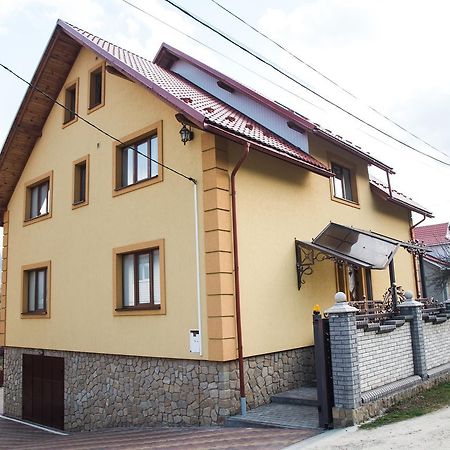 Hotel Happy Jaremče Exteriér fotografie